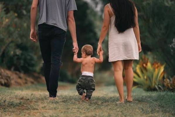 7 Minimalist Family Blogs About Living Clutter-Free and Happy With Kids